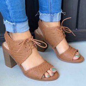 Esprit Shoes Tan Lace Up Casual Heeled Boho Women's Block Sandals new w/out tags
